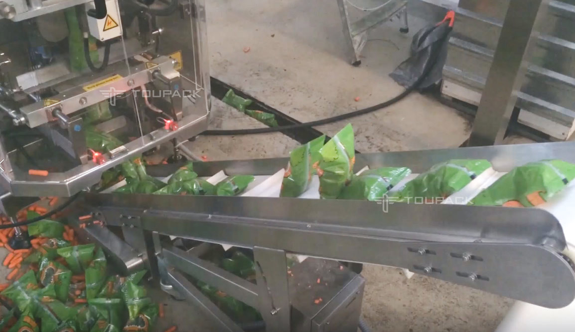 SS316, welches Baby-Karotte der Füllmaschine-die vertikale Kopfsalat-Brunnenkresse-500g wiegt das Verpacken wiegt, Maschine ermittelnd