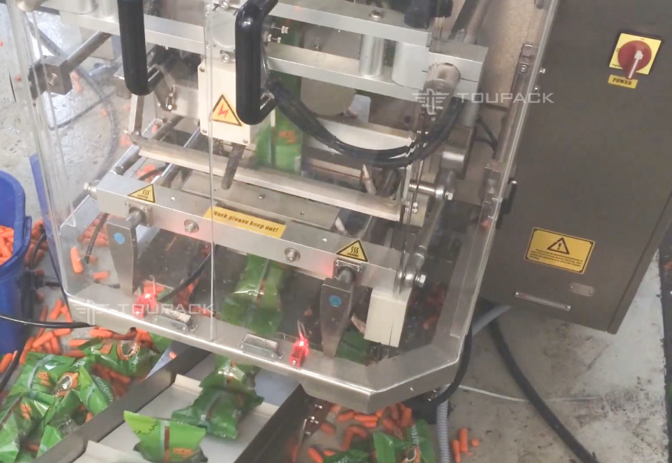 SS316, welches Baby-Karotte der Füllmaschine-die vertikale Kopfsalat-Brunnenkresse-500g wiegt das Verpacken wiegt, Maschine ermittelnd