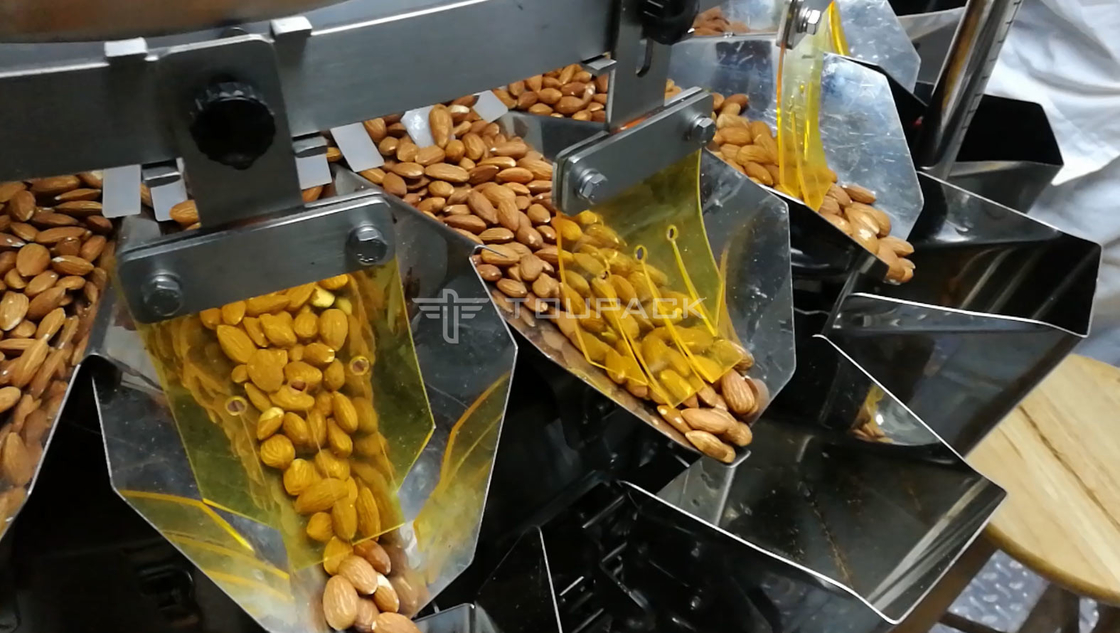 Z-Aufzugs-Förderer-volle automatische wiegende Verpackungsmaschine für Jahreszeit Bean Raisin Peanut Snacks Rice