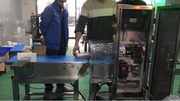 Hochgeschwindigkeitswäger 1KW 120p/min kontrollfür die Untersuchung des Gewichts der Produkte